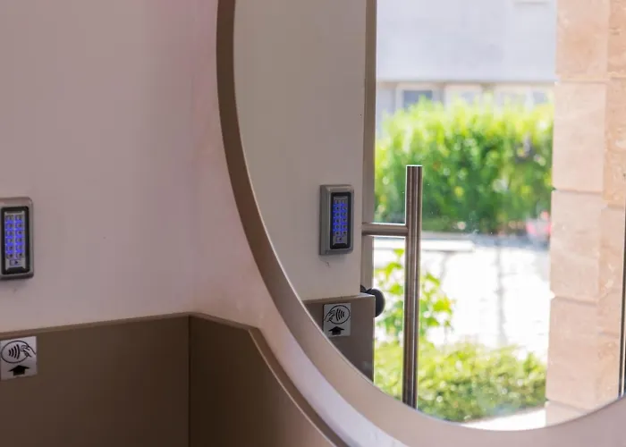 Flora Guest house 4*